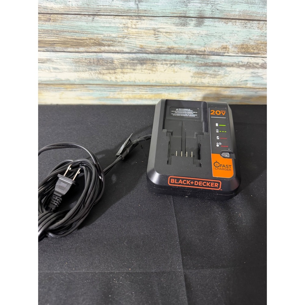 Black+Decker Battery Charger 20V Max Black Excellent BDCA202 Fast Charger Li-Ion